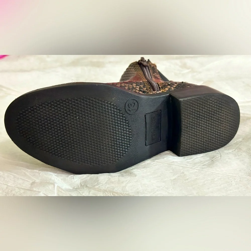Steve Madden Girls' JCase Snake Embossed Low Heel Booties Sz 13 Used – Like New